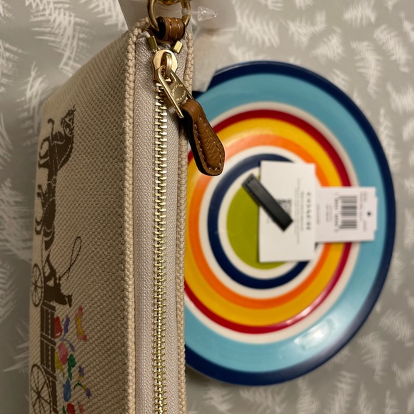 Coach Wristlet - Picture 8 of 8